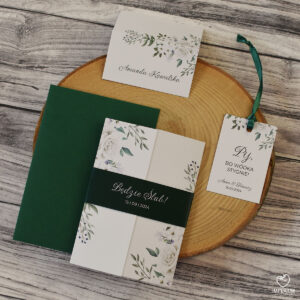 Ariana – delikatne zielone zaproszenia z białymi kwiatami