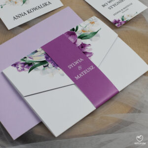 Lizzie – eleganckie folderowe zaproszenia ślubne z fioletowymi kwiatami